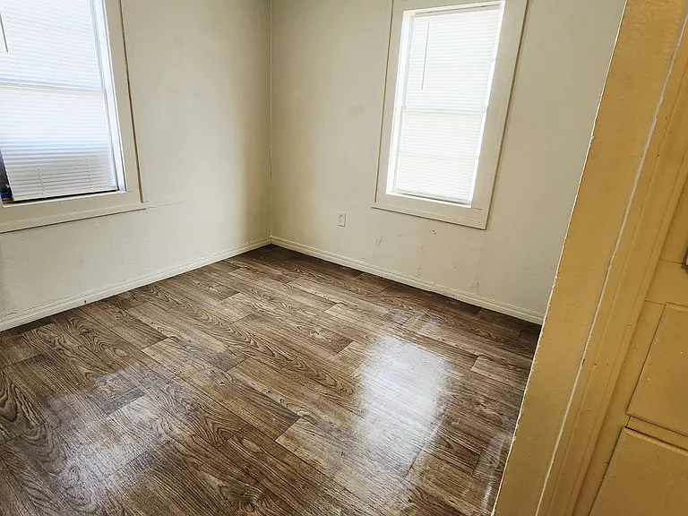 1607 NW Smith Ave — Photo 8