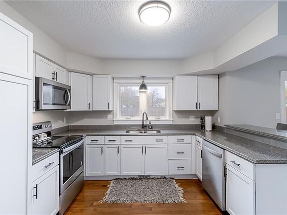 3rd image of 1297 Bentwood Ct
