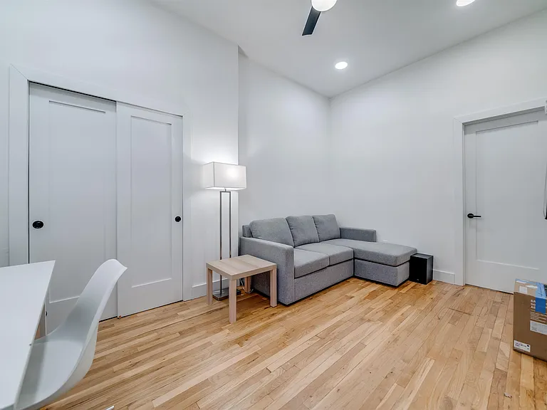 163 3rd St #1E — Photo 1