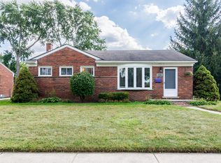 29069 Grandon Ave, Livonia, MI 48150
