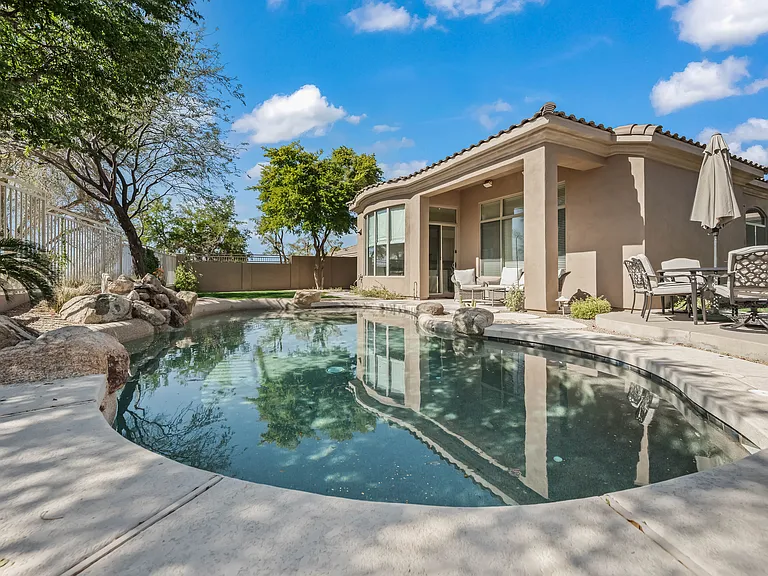 11479 E Beck Ln — Photo 2