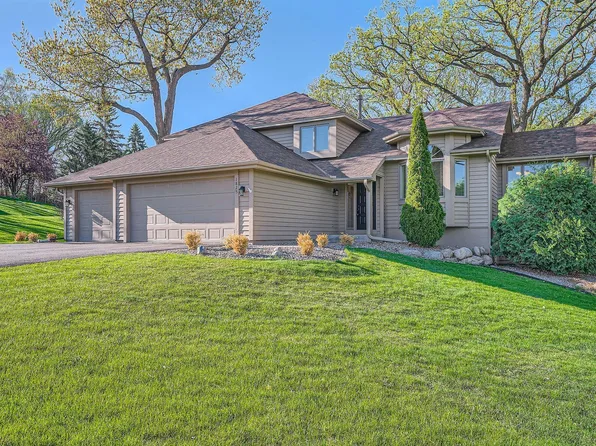 1825 Woodstone Dr, Victoria, MN 55386