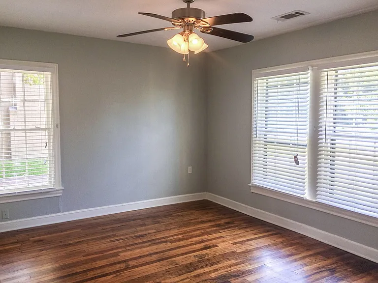 2606 Pine Ave — Photo 6