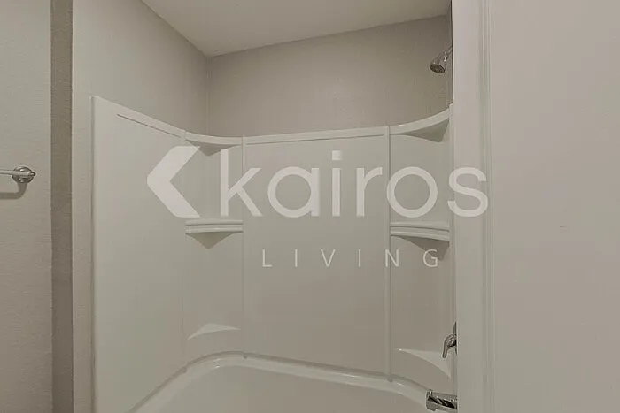 6008 Argyle Loop — Photo 15