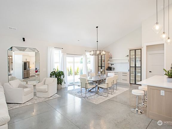 3rd image of 890 Makiah Court