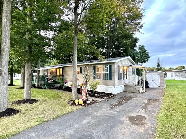 368 Matthew Dr, Clinton, NY 13323