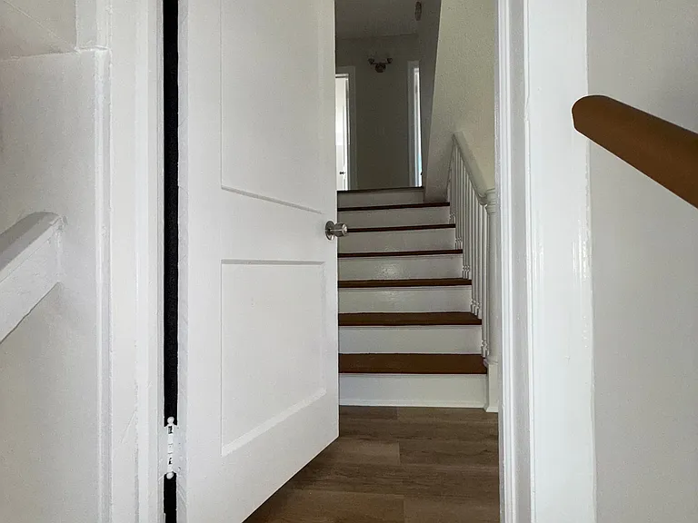 450 Rutherford Ave — Photo 5