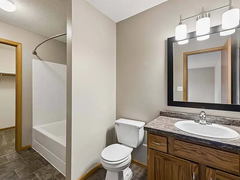 Highland View Apartments — Photo 183