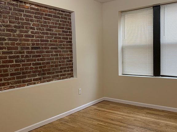 4th image of 309 Baldwin Ave APT 1