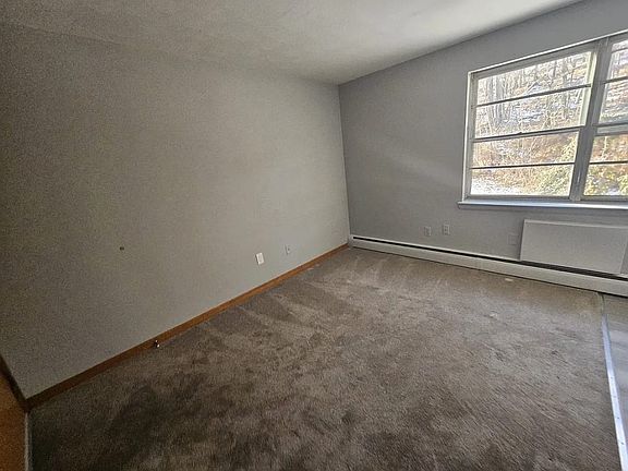 5th image of 1222 Stanley St APT 103