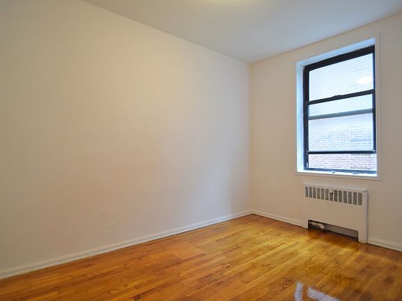 River Hill Gardens - Bedroom - M85-02B