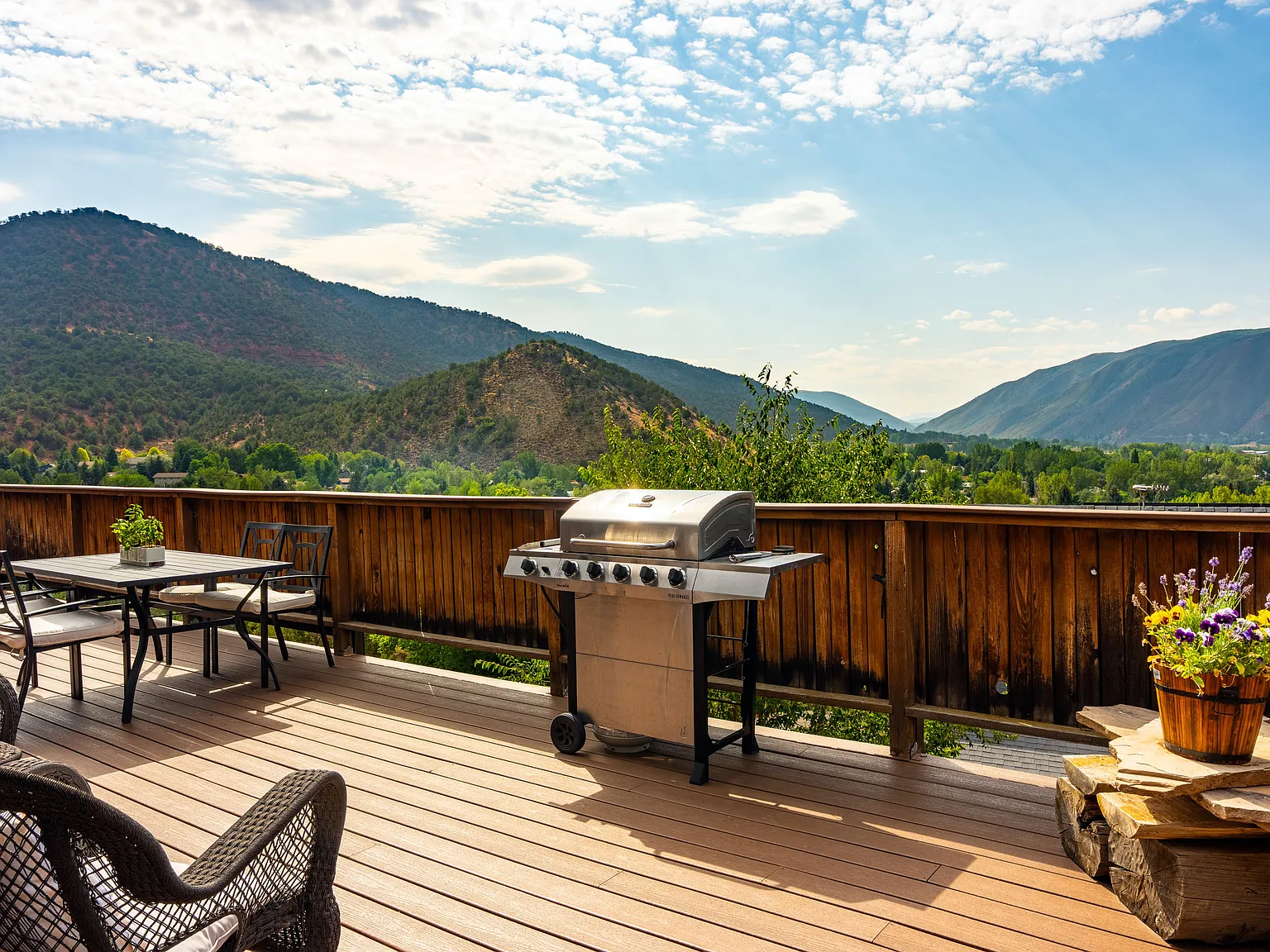 431 E Sopris Dr — Photo 3