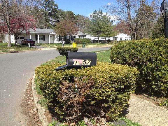 2nd image of 1157 Manor Dr
