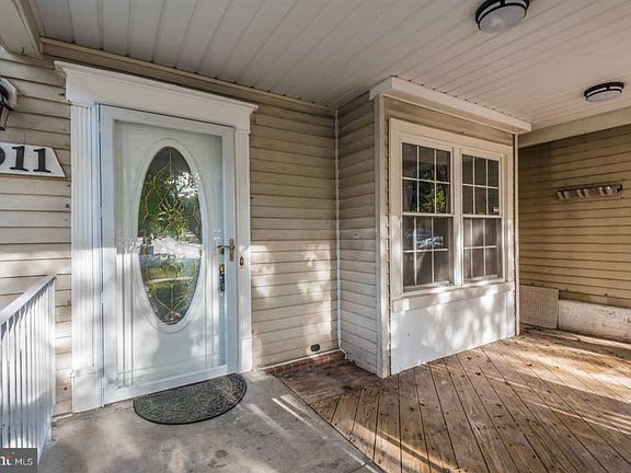 4th image of 19011 Grotto Ln