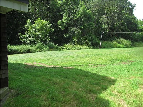 3rd image of 25 Lambert Ave