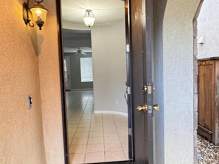 2451 Hanson Dr — Photo 6
