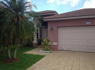 226 SW 206th Ave, Pembroke Pines, FL 33029