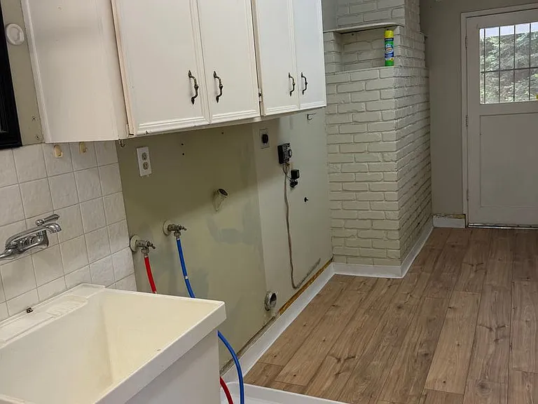 425 Corello St — Photo 11