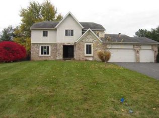 10111 Hounsdale Dr, Pickerington, OH 43147