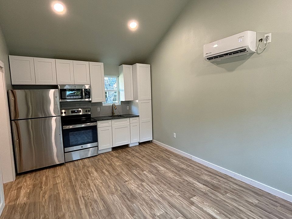 1st image of 808 Franklin Dr