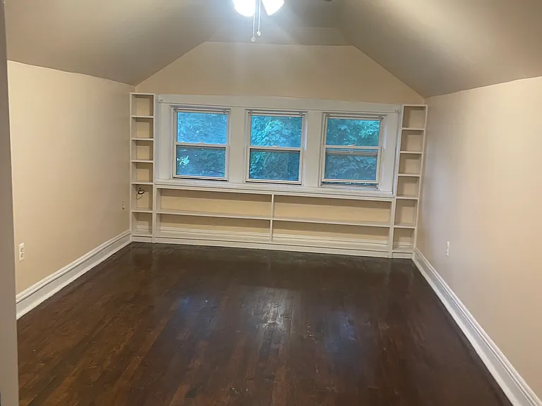 1903 Ridgeland Ave — Photo 5