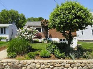 33 Harris Rd, New London, CT 06320