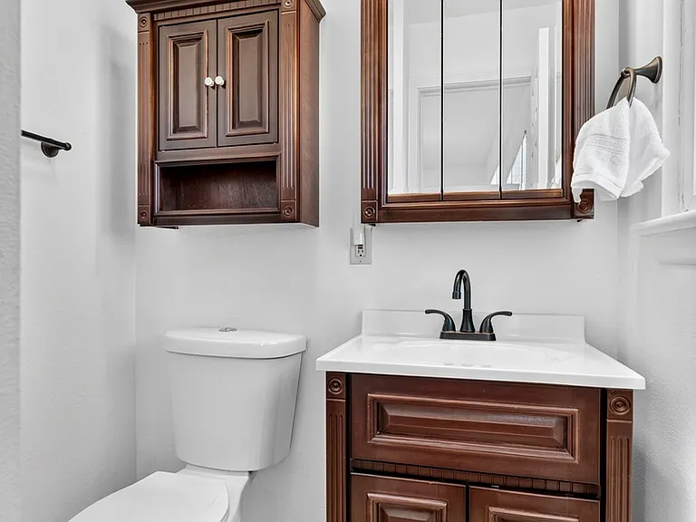 615 Loyola Dr — Photo 28