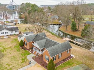 110 Boat House Cv, Kilmarnock, VA 22482