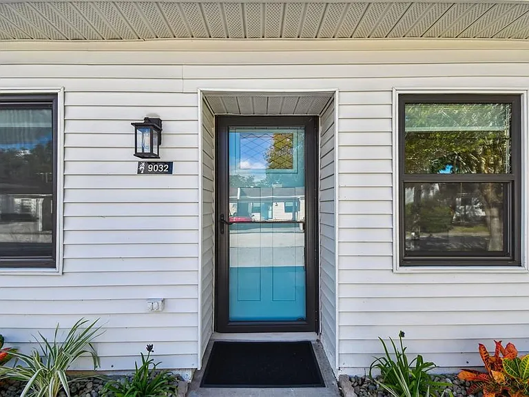 9032 Mission Oaks Blvd #F — Photo 2