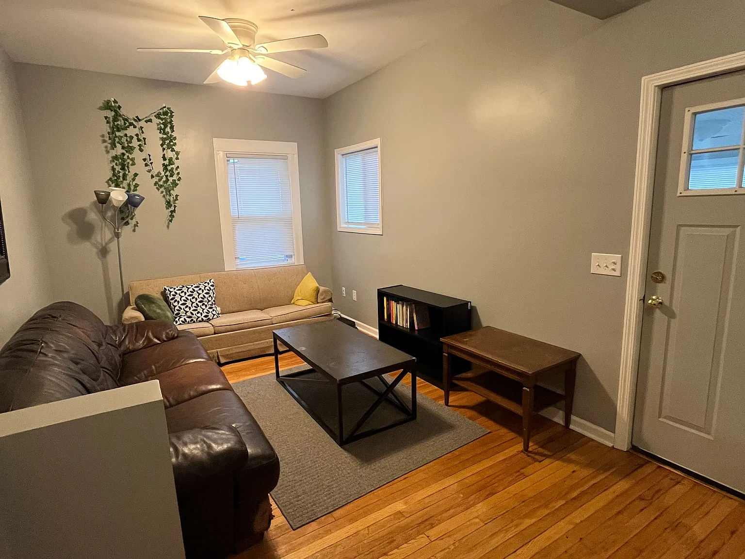 3 bed, 1100 sqft, $1,900 — Photo 3