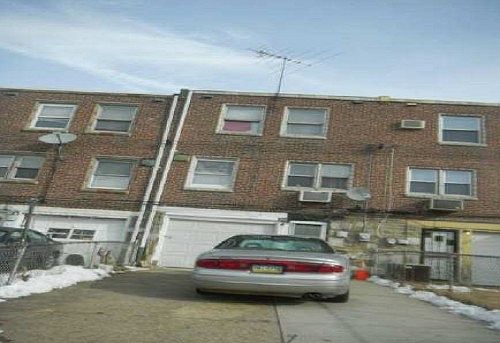 2nd image of 1646 Benner St