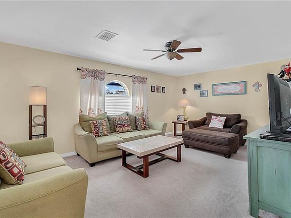 5th image of 117 Royalty Cir