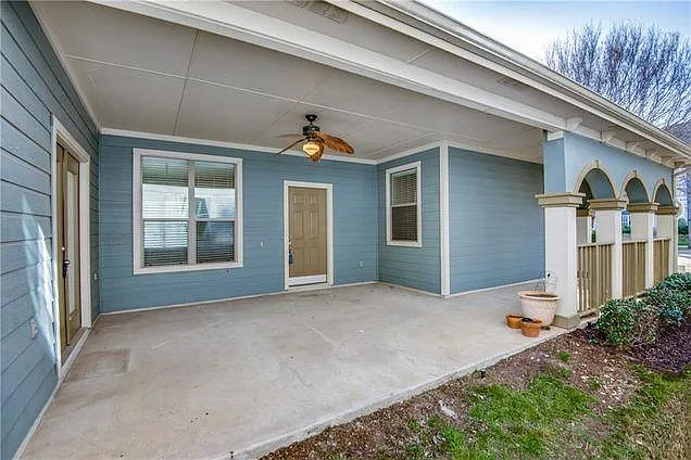 3 bed, 1463 sqft, $2,075 — Photo 3