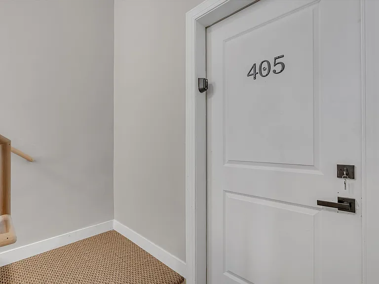 400 N Main St #405 — Photo 11