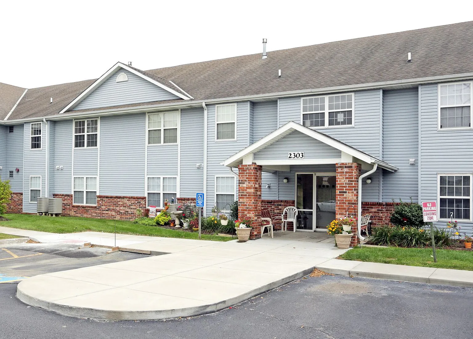 South Ridge Apartments — Photo 3