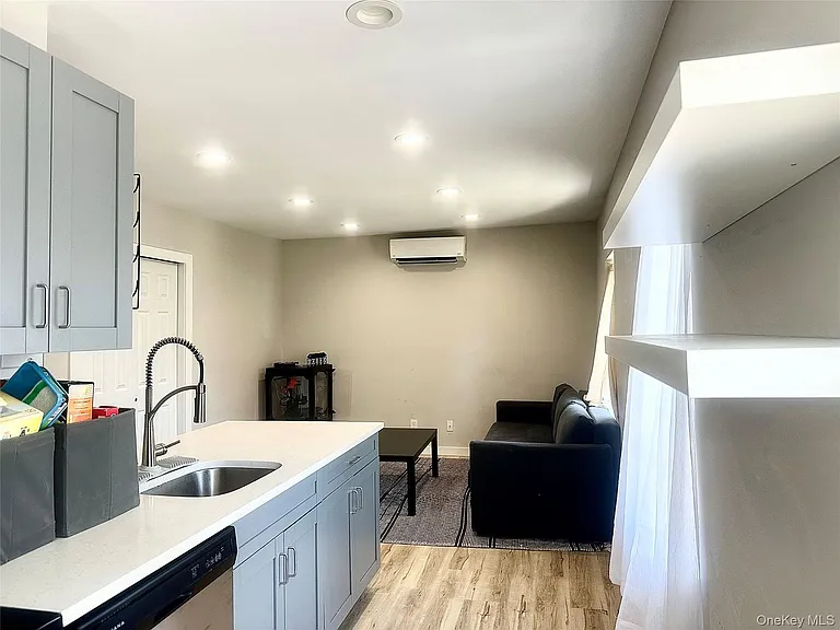 374 Verplanck Ave #6 — Photo 4