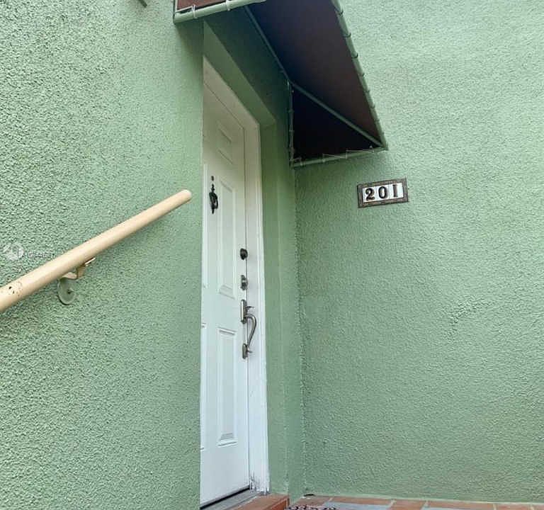 1st image of 11061 NW 7th St #20112