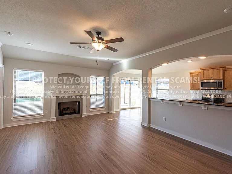4491 W Newton Ave — Photo 2