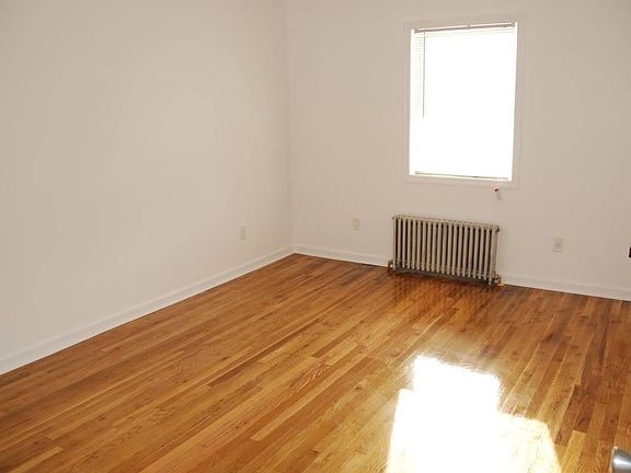 3rd image of 14711 76th Ave #1