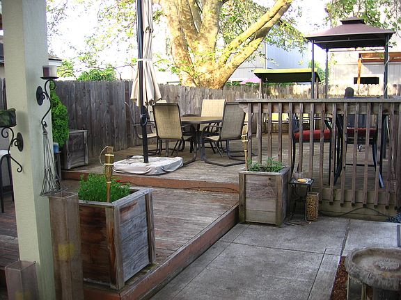 5th image of 1383 Circle Wood Dr