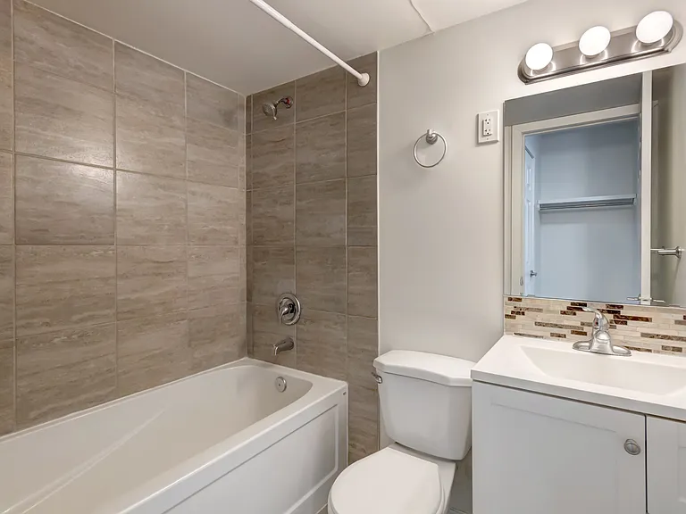 2015 11th Ave SW #204 — Photo 22