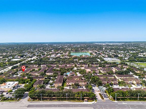 4th image of 1820 SW 89th Ter