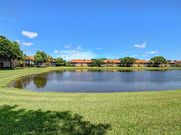5th image of 9793 Shadybrook Dr APT 201
