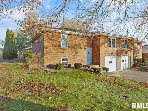 2135A W Huntington Dr, Quincy, IL 62301
