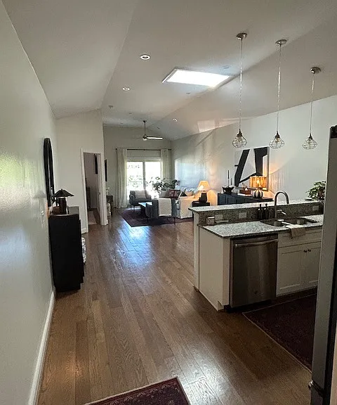 707 Caroline St #B — Photo 4