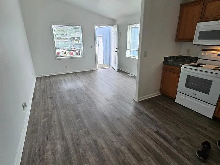 815 A St — Photo 5