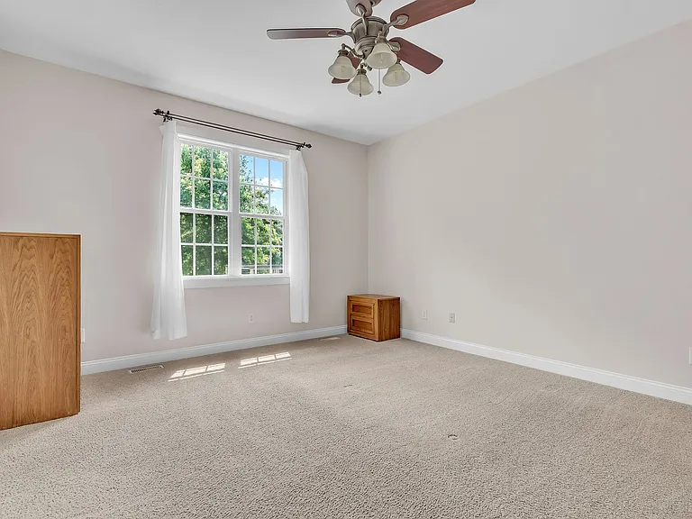 210 Raven Ridge Ct — Photo 27