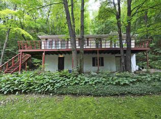 E13131 Neuman Rd, Baraboo, WI 53913