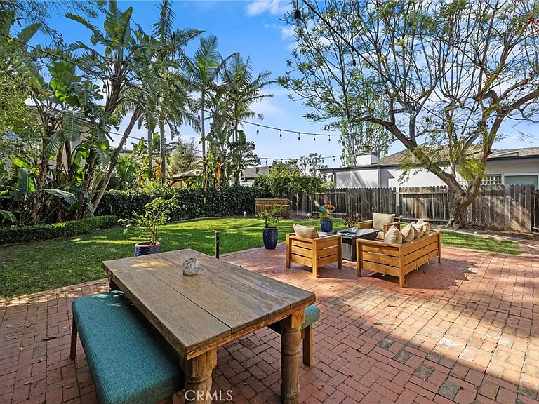 1185 Noria St — Photo 3