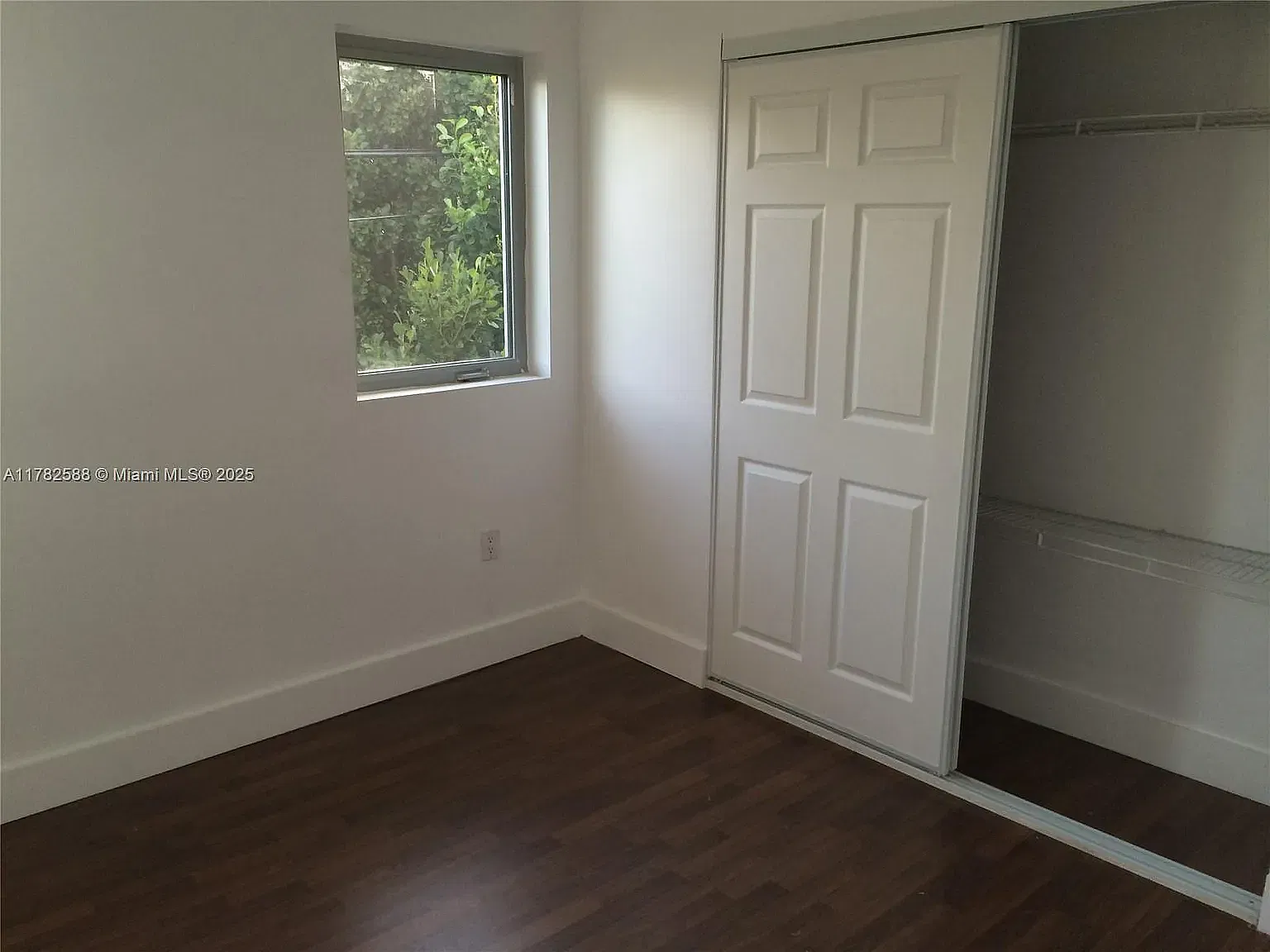 3 bed, 1100 sqft, $2,990 — Photo 4
